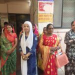 मऊ जिला महिला अस्पताल में मरीजों के साथ दुर्व्यवहार, आशा वर्कर का आरोप- मरीजों को प्राइवेट अस्पताल भेजा जा रहा
