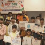 विश्व कला दिवस पर युवा चेतना पुस्तकालय में पेंटिंग प्रतियोगिता, प्रतिभाओं को किया सम्मानित